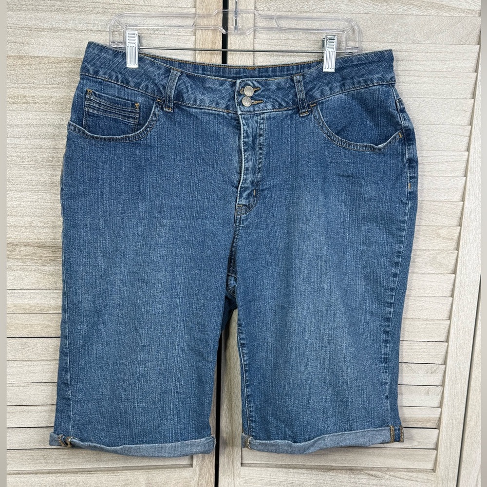 ST JOHN'S BAY Women's Vintage 90's/Y2K Bermuda Jean Shorts Medium Wash-16W